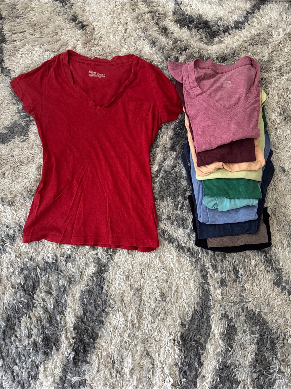 Bundle of 14 V Neck T-shirts - Picture 4 of 4